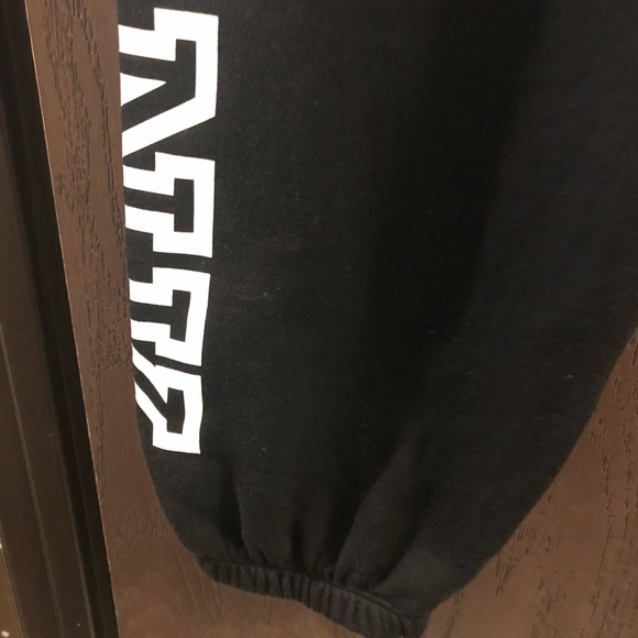 VS Pink Sweats - Picture 3 of 7